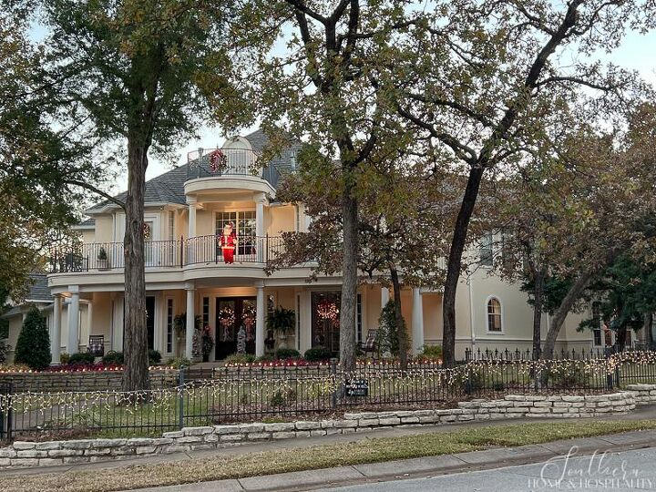 elegant red and white holiday dining room, The Front Yard and Porch
