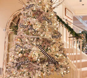 6 easy ways to achieve an irresistibly festive white christmas tree, White Christmas tree is elegant and festive