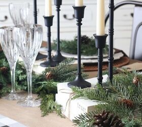how to set a beautiful natural christmas table, farmhouse Christmas table centerpiece