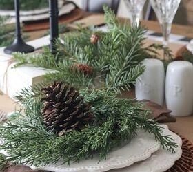 how to set a beautiful natural christmas table, natural and rustic Christmas table elements