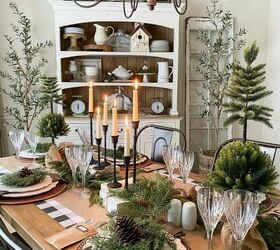 how to set a beautiful natural christmas table, natural Christmas tablescape ideas