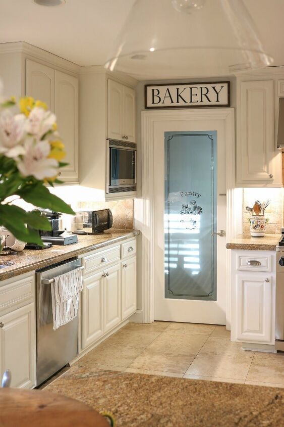 how to choose the best way to paint kitchen cabinets, white farmhouse kitchen makeover