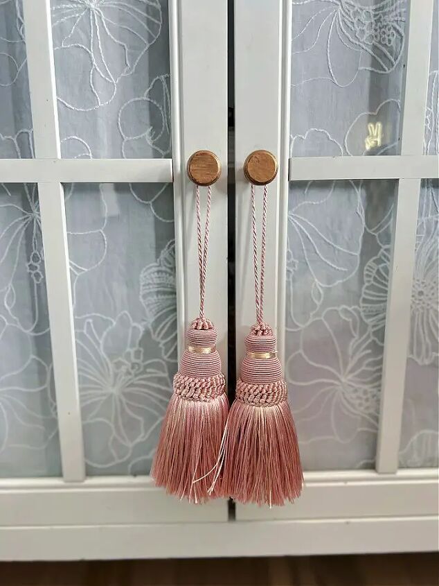 crosby s new tween girl bedroom, pink tassels