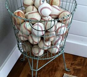 Smart ways to use baskets when decorating