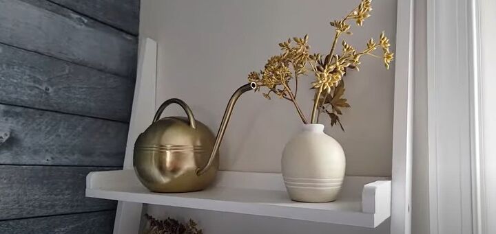 Using bud vases in home decor
