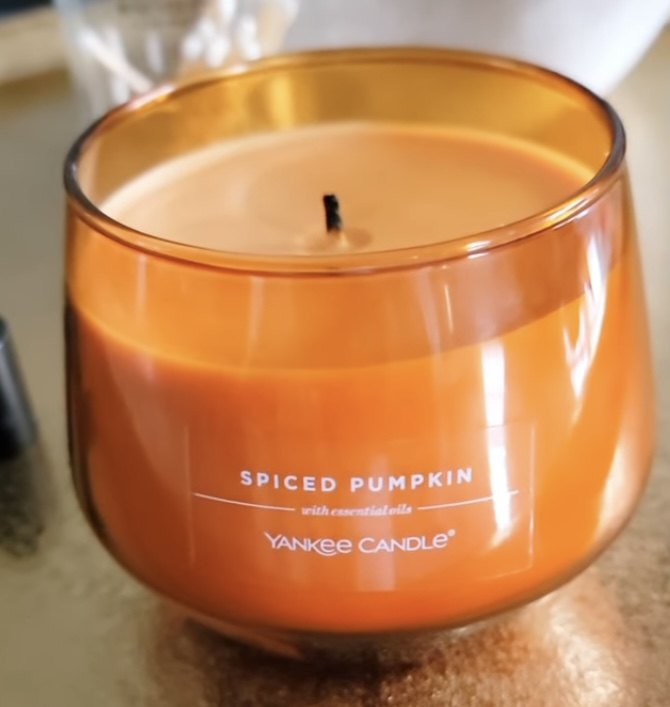 bath and body works fall candles, Yankee Candle s Spiced Pumpkin candle