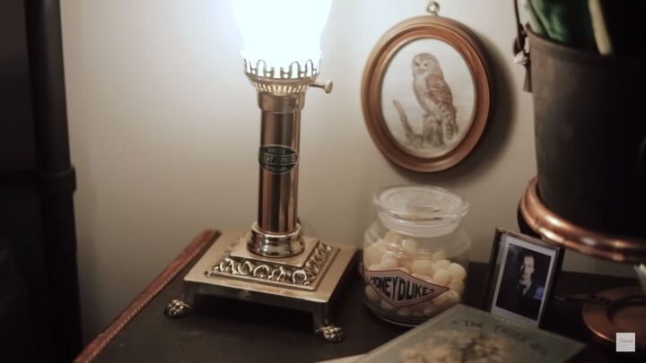 harry potter room decor, Lamp on the nightstand