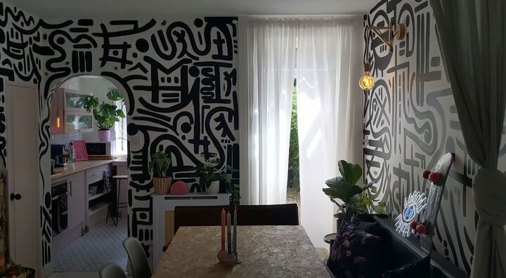 Hallways inspired by Keith Haring's art
