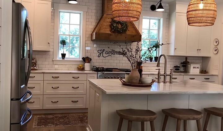 Kitchen with deep drawers