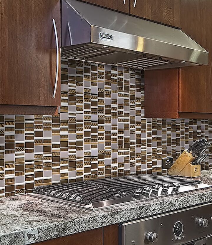 Busy backsplash paired with busy countertop
