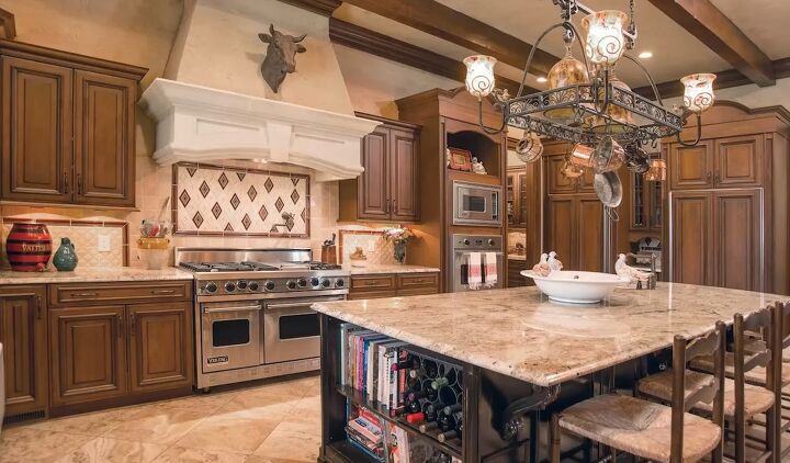 Tuscan-themed kitchen