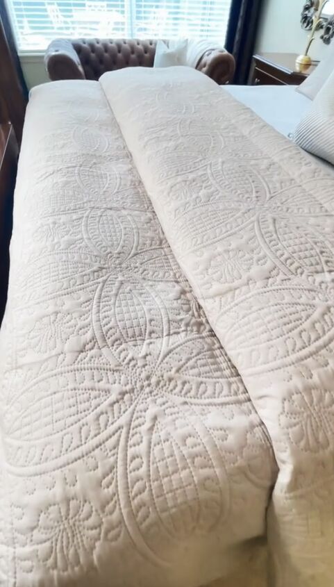 Folding technique for making the bed like a hotel
