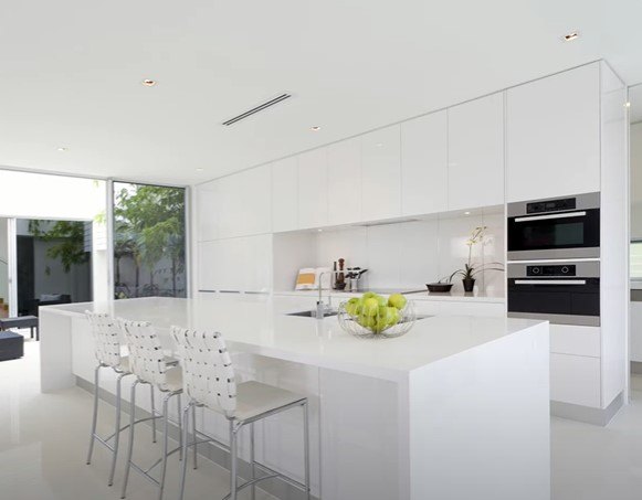 interior design trends, All white kitchen example 1
