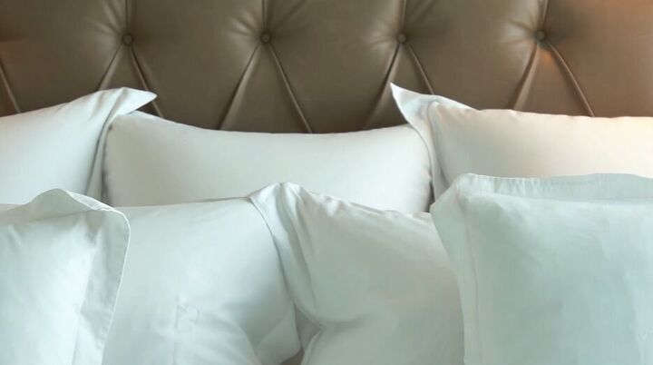 decorate bedroom like luxury hotel, Pillows sub pillows and throw pillows