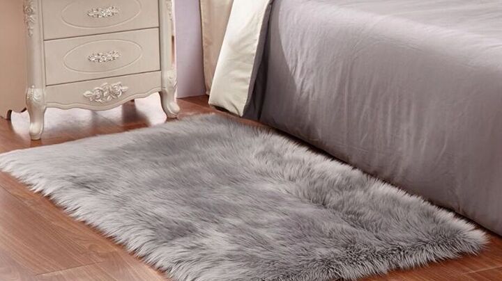 decorate bedroom like luxury hotel, Area rug in the bedroom