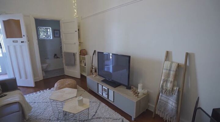 decorate bedroom like luxury hotel, Set up an entertainment system in your bedroom