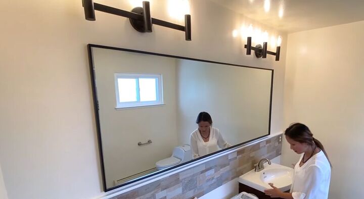 home styling, Lights above a large mirror