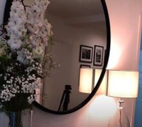 notting hill interior design, Mirror with flowers