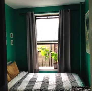 small bedroom ideas, Using dark colors in a bedroom