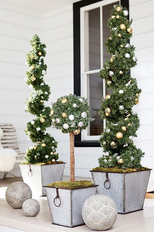 create a magical christmas porch 12 stunning decor ideas