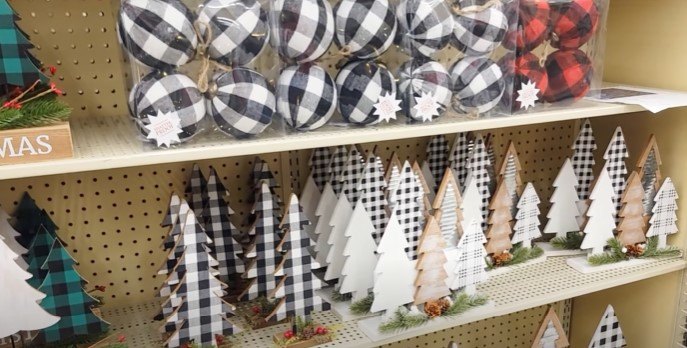 hobby lobby christmas, Christmas decor by color and pattern
