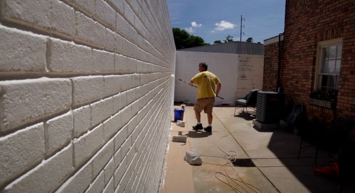 outdoor courtyard, Painting the wall white