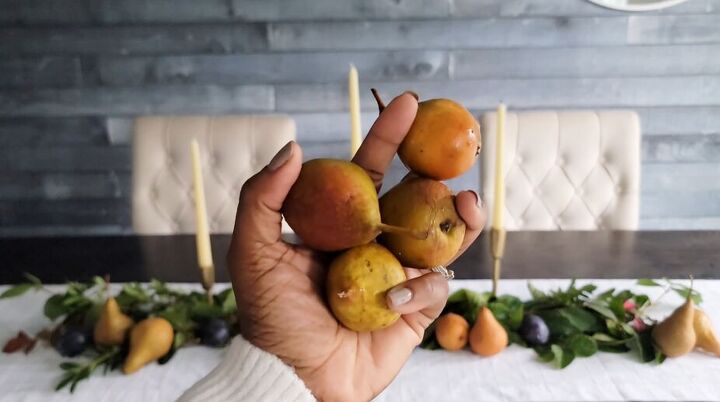 Adding figs to the Thanksgiving tablescape