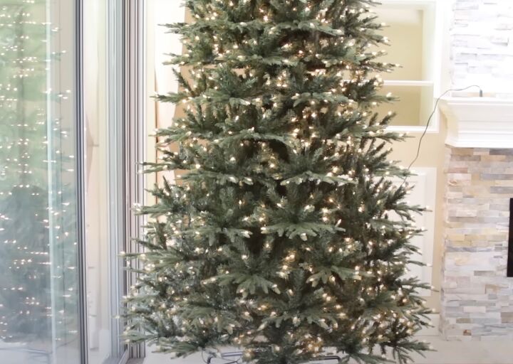Fluffed Tree 6 Important Tips for Decorating a Christmas Tree | Redesign