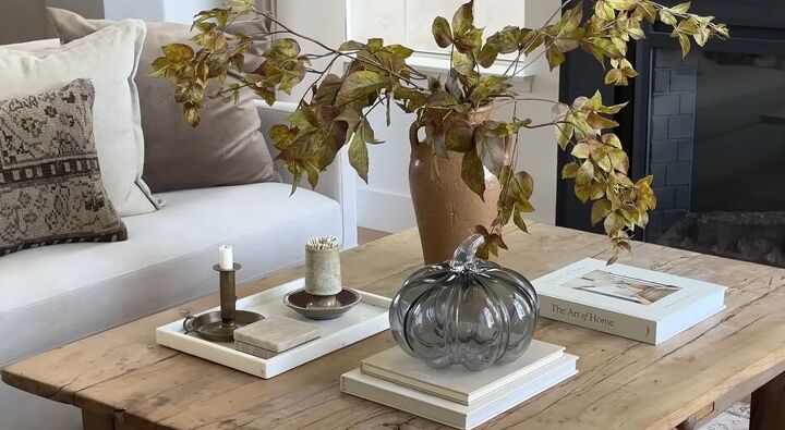 how to style a coffee table, Coffee table decor ideas for fall