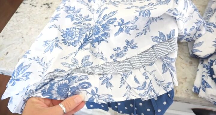 french country kitchen, Blue and white apron