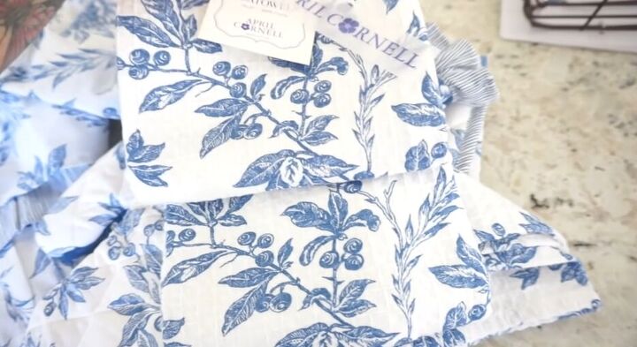 french country kitchen, Blue and white tea towel set