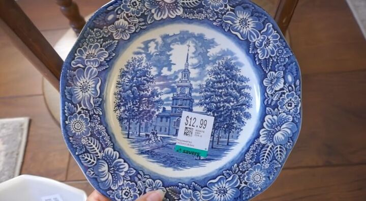 french country kitchen, Blue and white plates