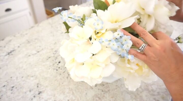 french country kitchen, Filling the bowl with white hydrangeas and blue flowers