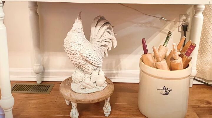 christmas decorations dining room, Rooster statuette and vintage rolling pings in a country crop