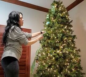 cozy christmas decor, Tucking ribbon into the Christmas tree