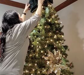 cozy christmas decor, Fluffing out the tree