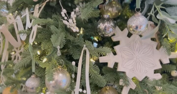 christmas home tour, Snowflake ornaments on a tree