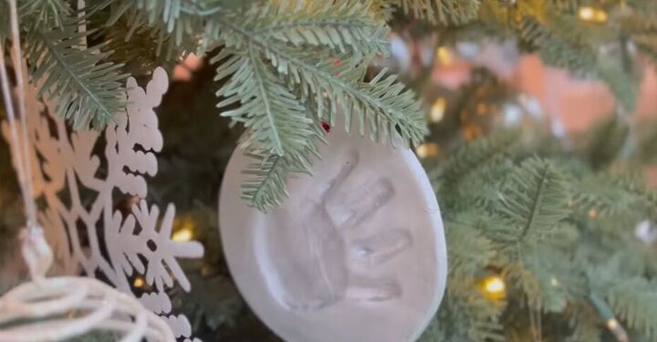 christmas home tour, Sentimental ornaments on a Christmas tree