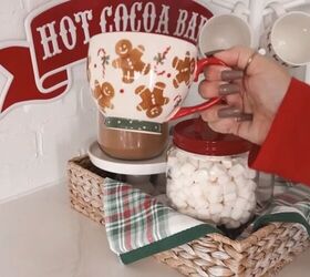 christmas house decorations, Gingerbread men on a coffee mug