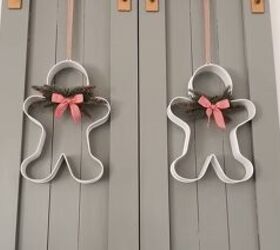 christmas house decorations, How to style a barn door for Christmas