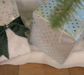 Gifts wrapped in paper to match a color scheme