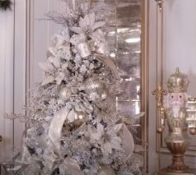 How to Decorate an Elegant White & Gold Christmas Tree