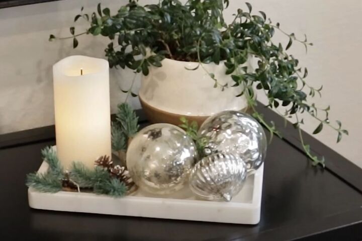 holiday decorating ideas, Tray with candle ornaments and greenery