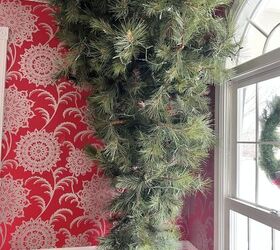 how to decorate an upside down christmas tree, The tree is elevated so the top of the tree is close to the ceiling