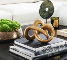 coffee table styling, Coffee table with a sculpture