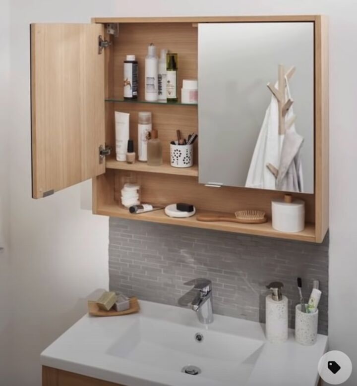 american interior design, Bathroom mirrors with storage behind