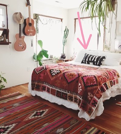 how to decorate boho, Darker pillow on a lighter bed