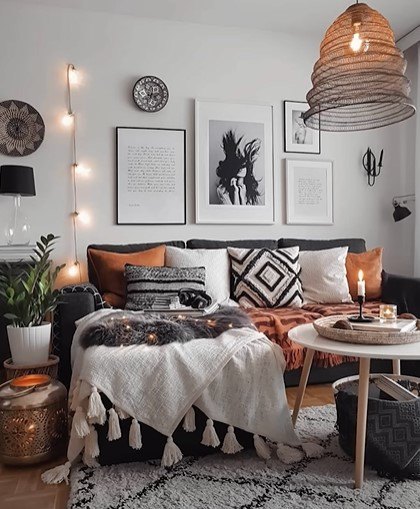 how to decorate boho, Layering lighting