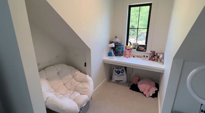 Kids' bedroom with a built-in nook