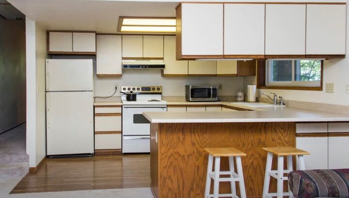 kitchen design mistakes, Melamine cabinets with wood trim